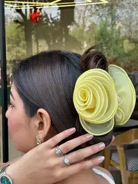 Elegant Floral Rose Hair Claw Clip for Women – Stylish Oversized Hair Accessory